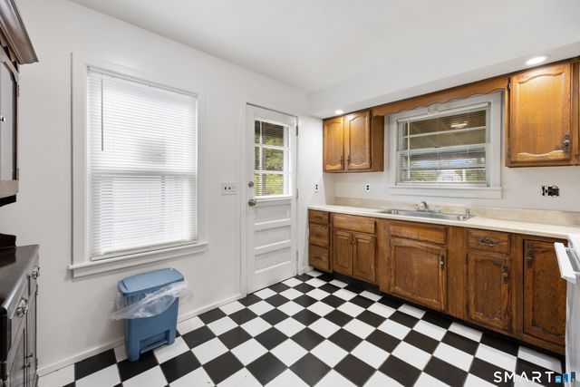 42 Morningside Drive West, Bristol, CT 06010