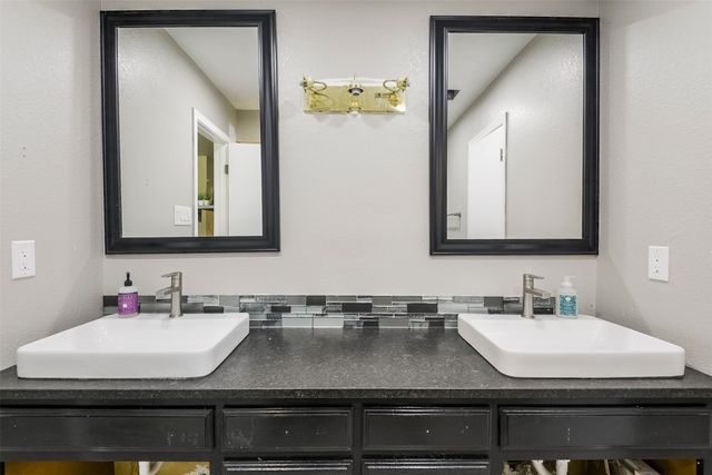 511 Farrar Road, Waxahachie, TX 75165