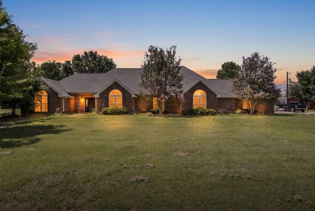 511 Farrar Road, Waxahachie, TX 75165