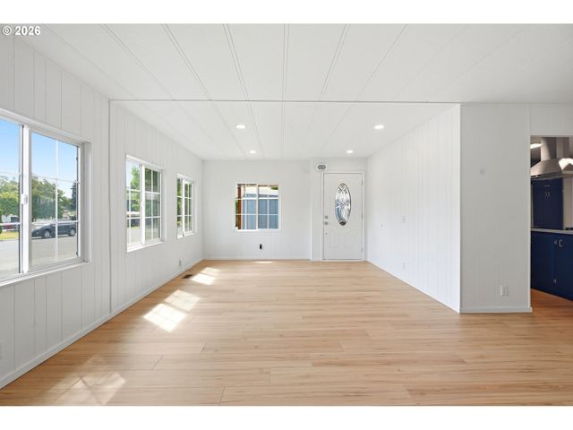 2303 47TH Ave Ne, Salem, OR 97305