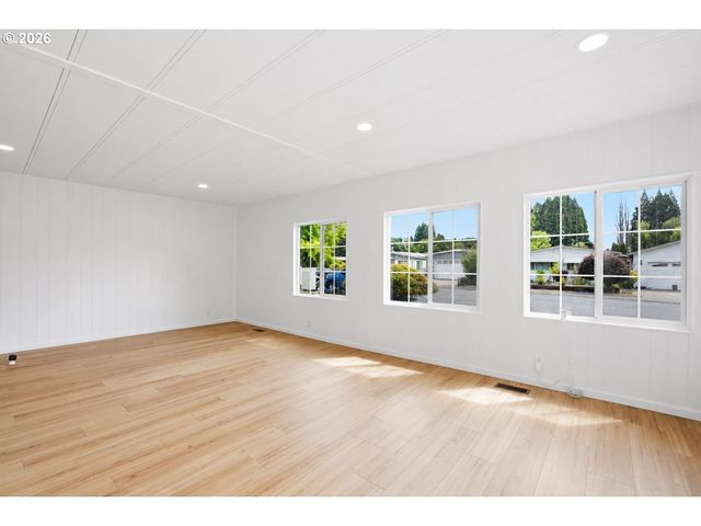 2303 47TH Ave Ne, Salem, OR 97305