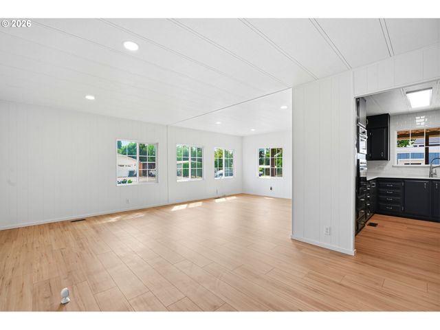 2303 47TH Ave Ne, Salem, OR 97305