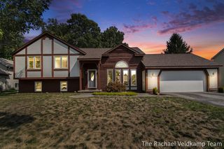 6150 Rogue River Meadows Drive, Belmont, MI 49306
