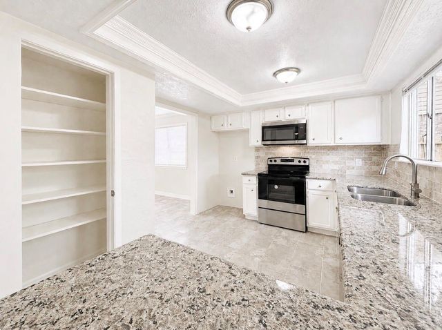 8407 Riverside Walk Lane, Houston, TX 77064