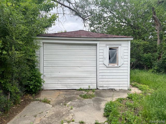 15862 Stansbury Street, Detroit, MI 48227