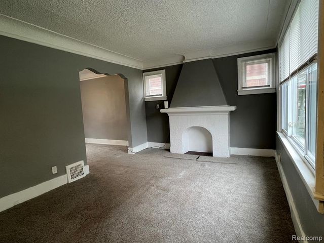 15862 Stansbury Street, Detroit, MI 48227