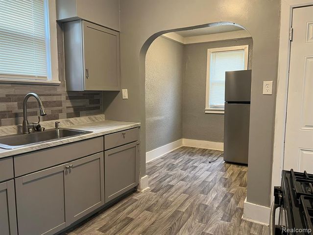 15862 Stansbury Street, Detroit, MI 48227