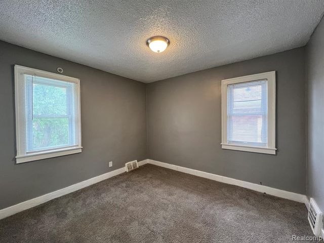 15862 Stansbury Street, Detroit, MI 48227