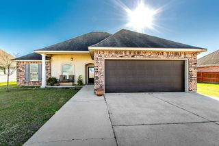 121 Carriage Way, Thibodaux, LA 70301