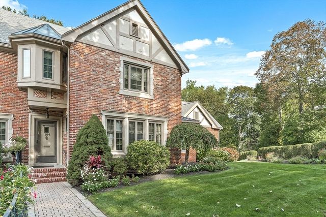 104 Woodchester Dr, Newton, MA 02467