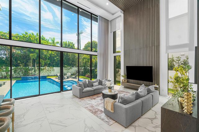 245 NE 6th Court, Boca Raton, FL 33432