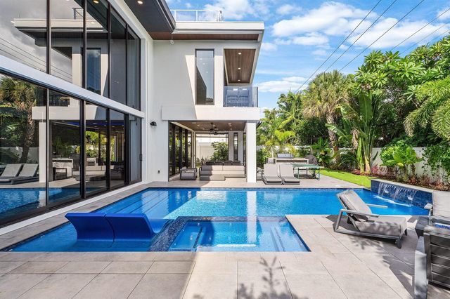 245 NE 6th Court, Boca Raton, FL 33432