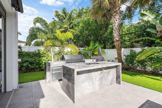 245 NE 6th Court, Boca Raton, FL 33432