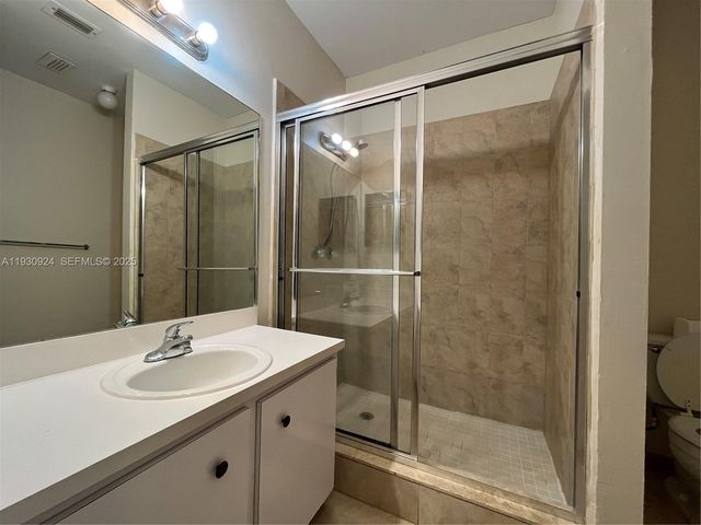 671 Cypress Lake Blvd C21, Deerfield Beach, FL 33064