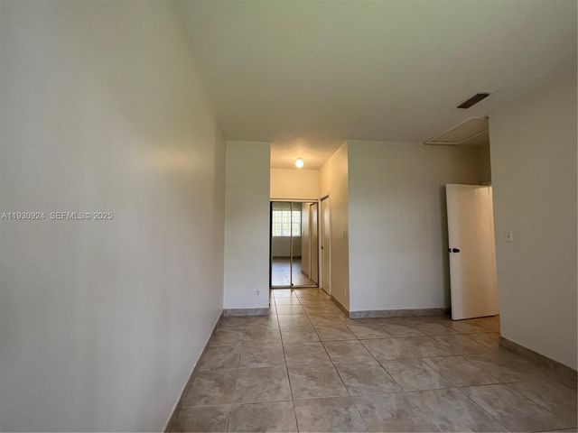 671 Cypress Lake Blvd C21, Deerfield Beach, FL 33064