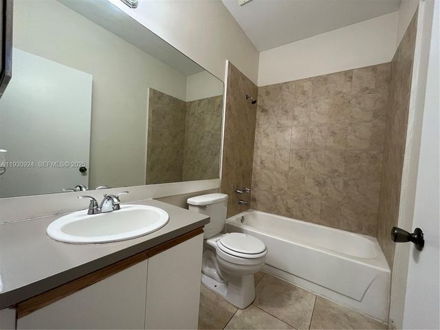 671 Cypress Lake Blvd C21, Deerfield Beach, FL 33064