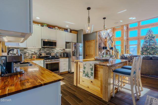 1642 Little Cove Road, Sevierville, TN 37862