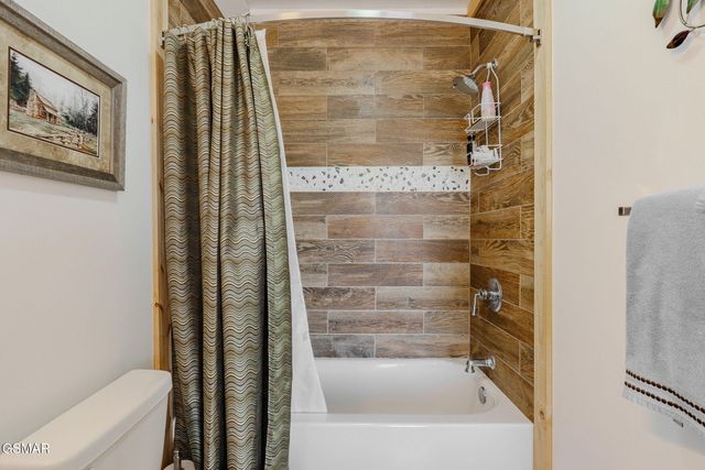 1642 Little Cove Road, Sevierville, TN 37862