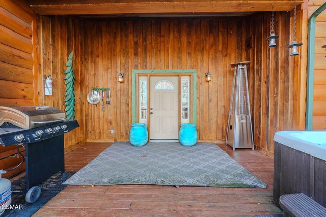 1642 Little Cove Road, Sevierville, TN 37862