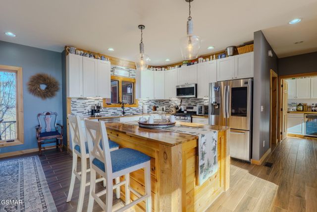 1642 Little Cove Road, Sevierville, TN 37862