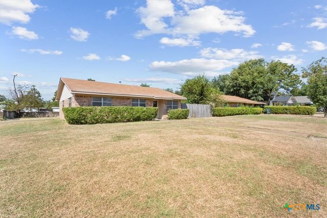 1018 S 11th Street, Temple, TX 76504