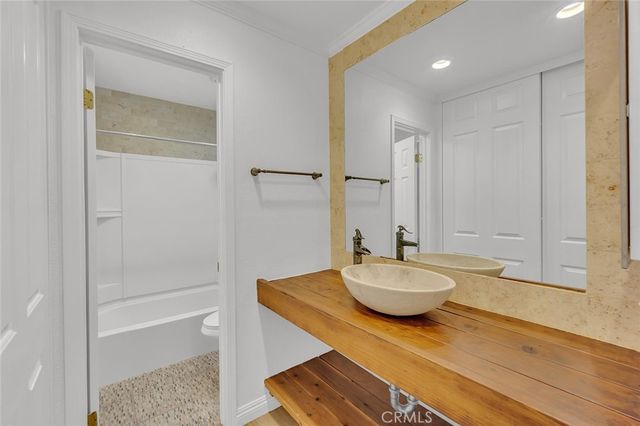 200 Mcneil Lane 204, Newport Beach, CA 92663