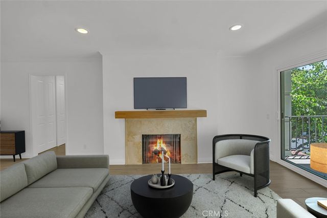 200 Mcneil Lane 204, Newport Beach, CA 92663