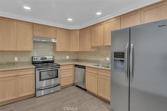 200 Mcneil Lane 204, Newport Beach, CA 92663