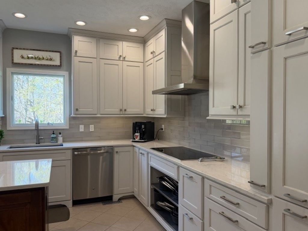 Image 18 of property listing at 3550 Bishop Road, Mt Vernon, IL 62864