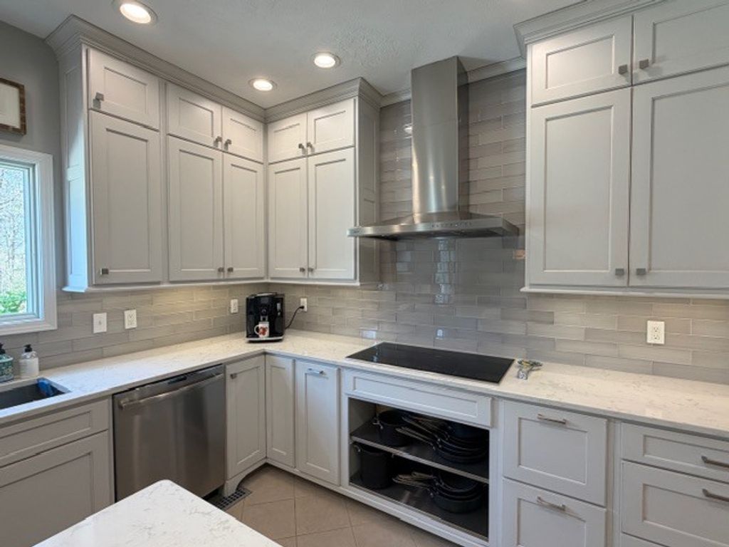 Image 23 of property listing at 3550 Bishop Road, Mt Vernon, IL 62864