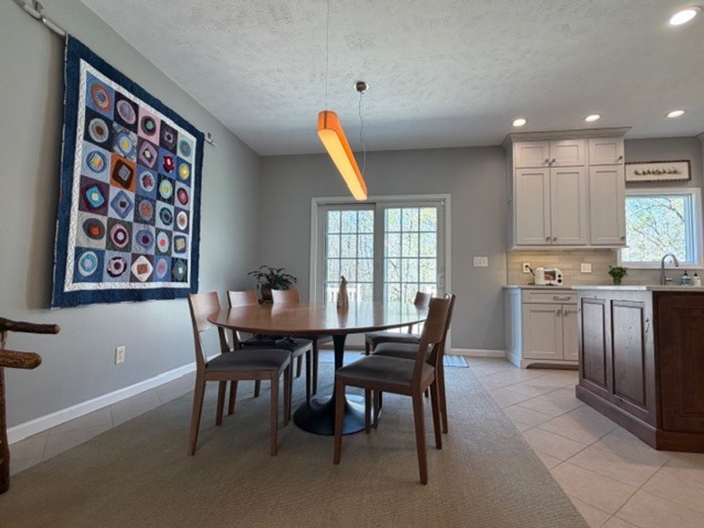 Image 25 of property listing at 3550 Bishop Road, Mt Vernon, IL 62864