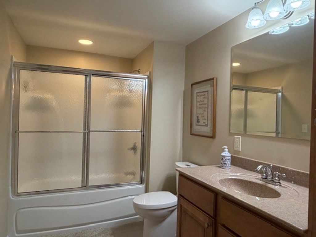 Image 36 of property listing at 3550 Bishop Road, Mt Vernon, IL 62864