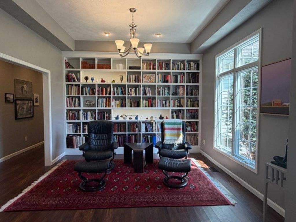 Image 8 of property listing at 3550 Bishop Road, Mt Vernon, IL 62864