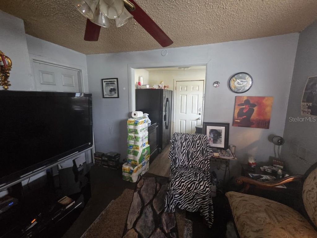 Image 8 of property listing at 1121 W 12TH STREET, Sanford, FL 32771