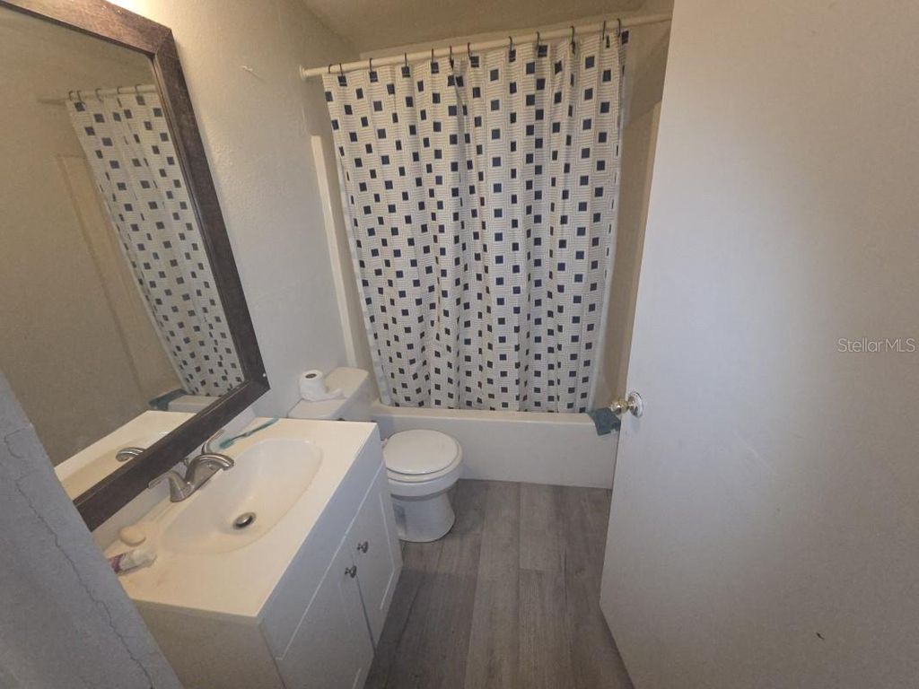 Image 9 of property listing at 1121 W 12TH STREET, Sanford, FL 32771