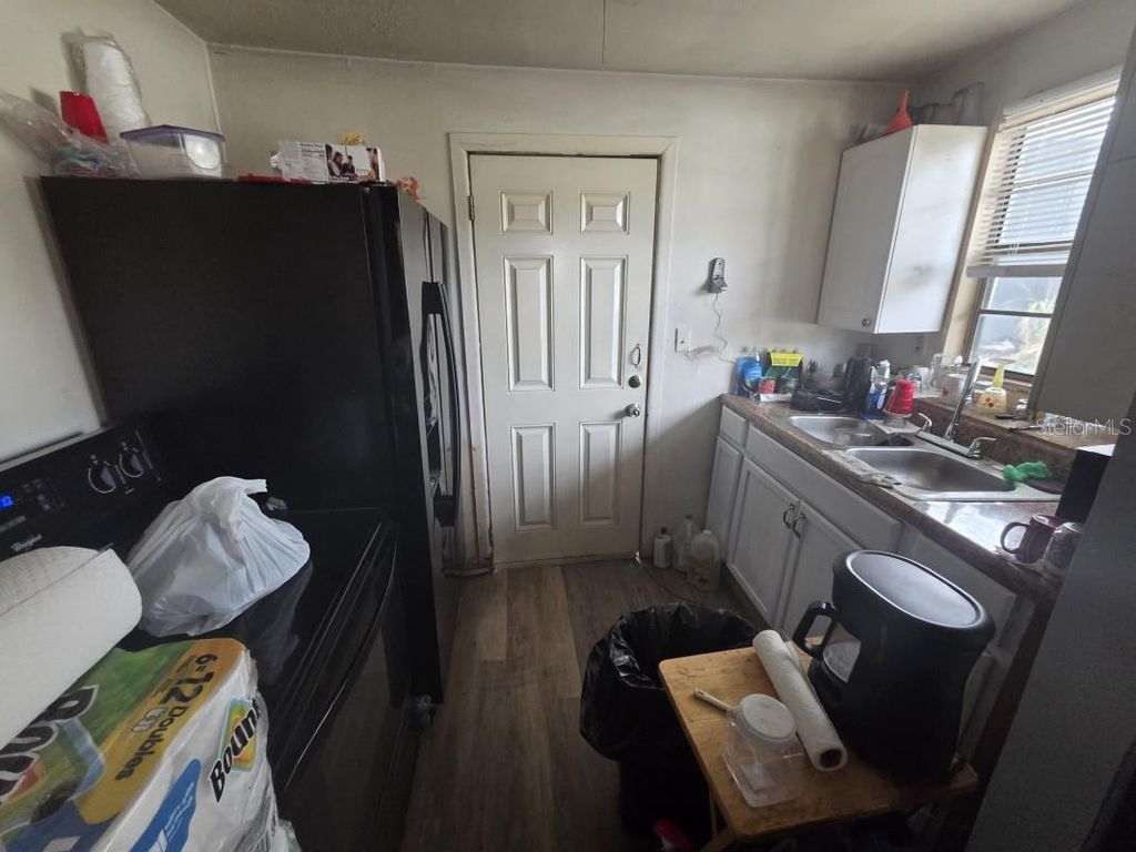 Image 10 of property listing at 1121 W 12TH STREET, Sanford, FL 32771