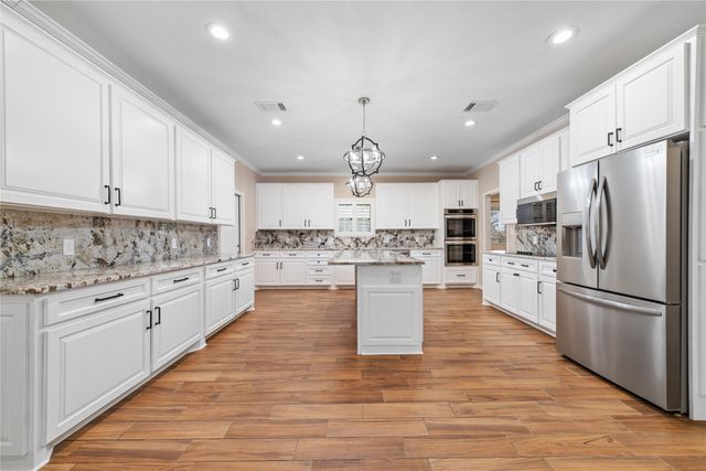 241 E Circle Drive, Coleman, TX 76834