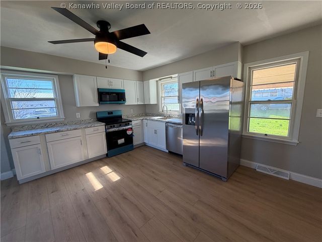 691 2nd Street, Mason, WV 25260