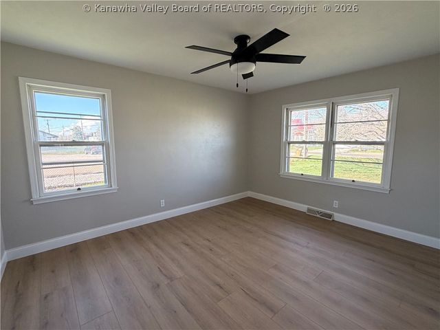 691 2nd Street, Mason, WV 25260