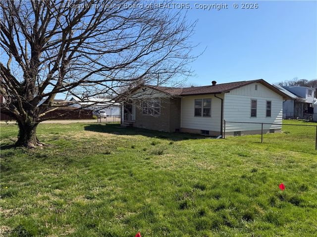 691 2nd Street, Mason, WV 25260