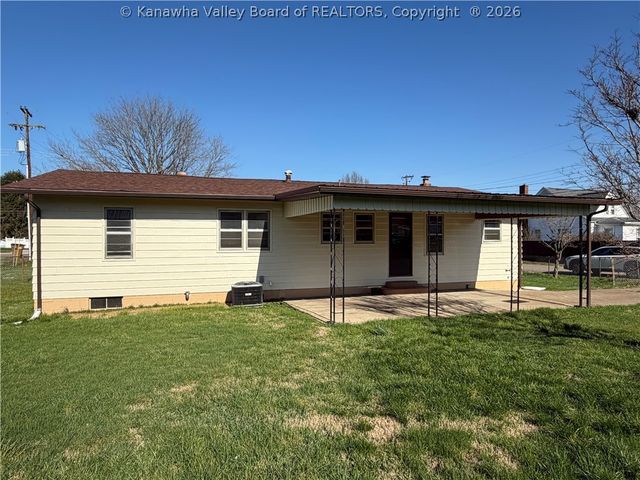 691 2nd Street, Mason, WV 25260