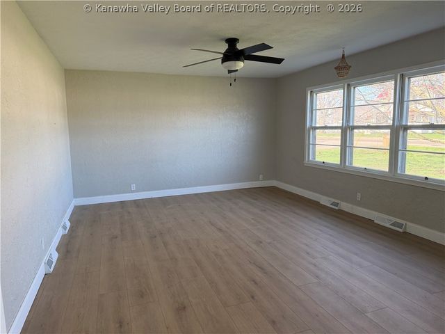 691 2nd Street, Mason, WV 25260