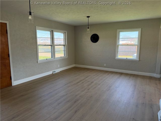 691 2nd Street, Mason, WV 25260