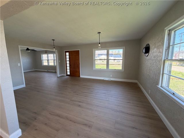 691 2nd Street, Mason, WV 25260