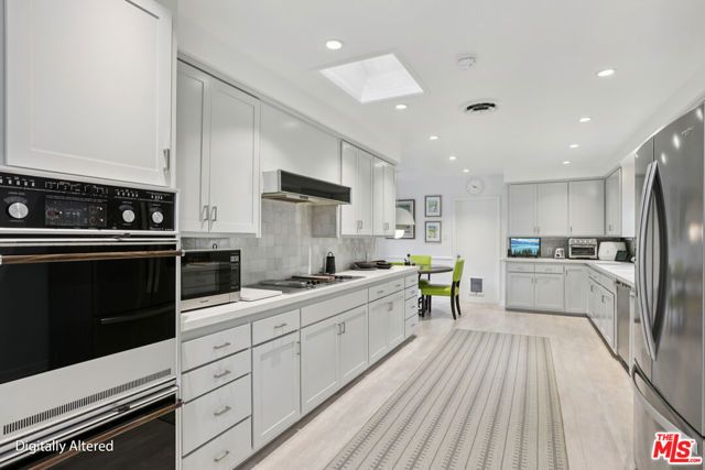 672 Amalfi Drive, Pacific Palisades (los Angeles), CA 90272