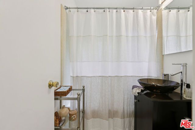 672 Amalfi Drive, Pacific Palisades (los Angeles), CA 90272