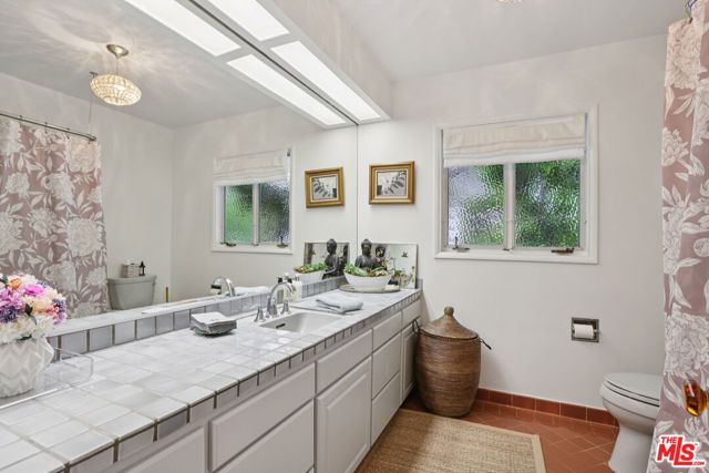 672 Amalfi Drive, Pacific Palisades (los Angeles), CA 90272
