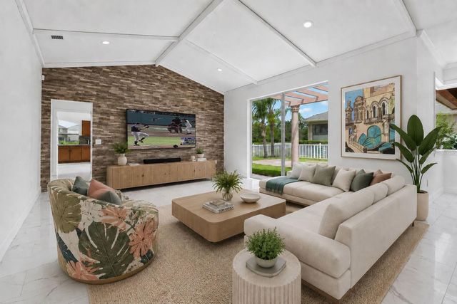 20114 TAMIAMI AVENUE, Tampa, FL 33647