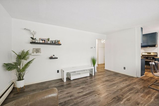 3237 15th Avenue S 21, Minneapolis, MN 55407