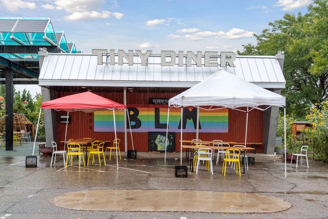 3237 15th Avenue S 21, Minneapolis, MN 55407